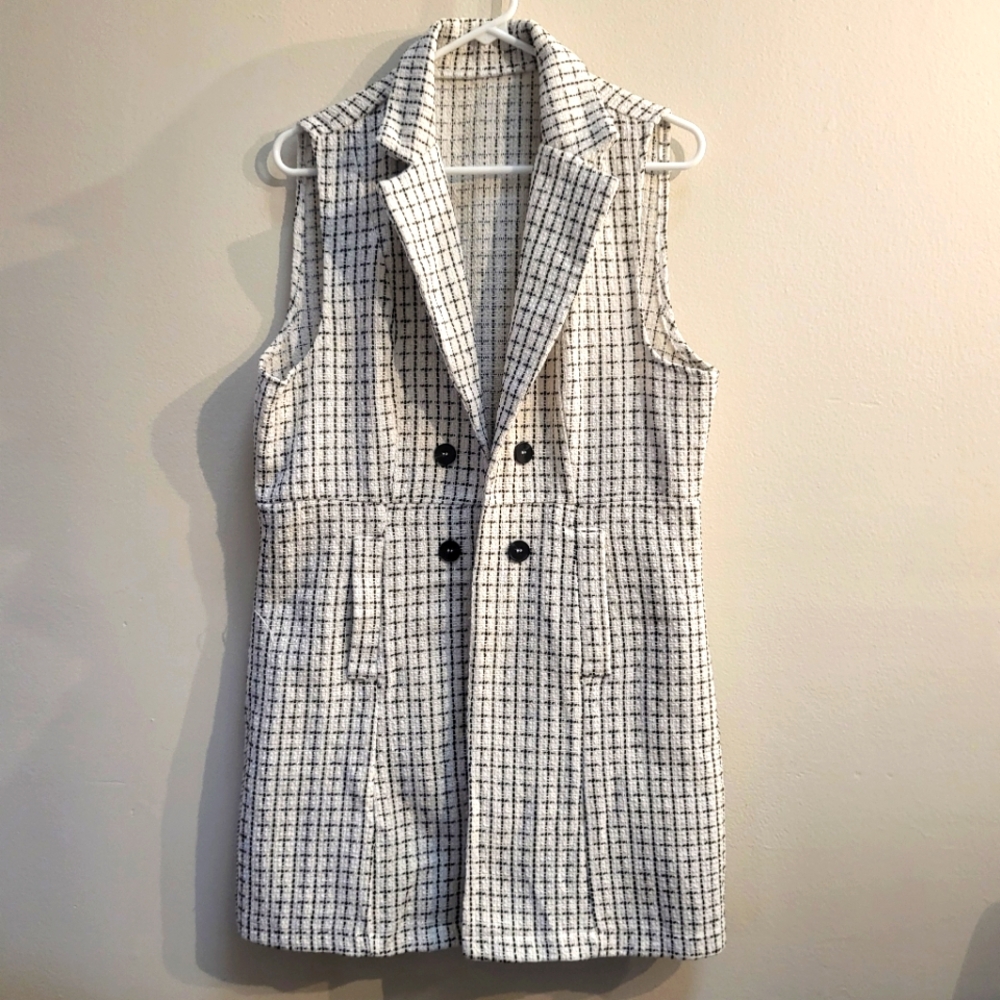 SHEIN RAFFINEA Women Sleevele Double Breasted Lapel Collar Vest Coat. WHITE  XL